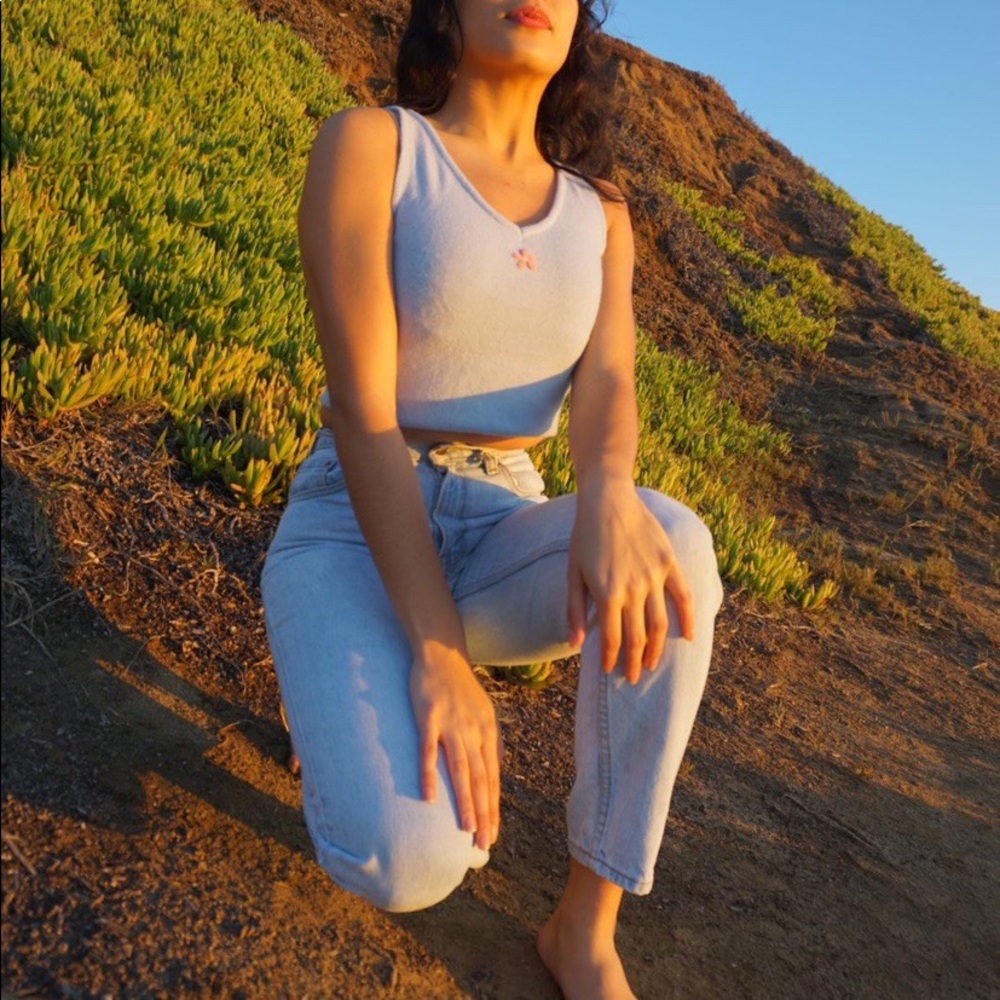 Baby blue tank 🦋